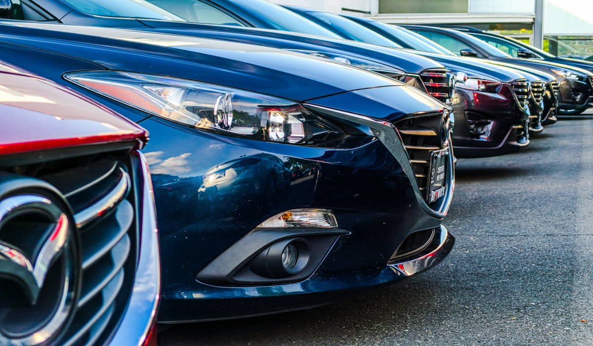 Age requirements for renting a car in Dubai