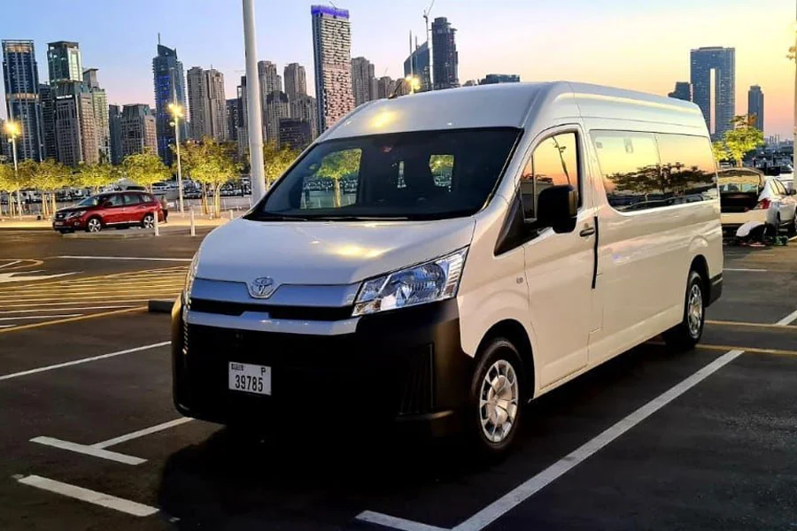 toyota-hiace-7seater-rental